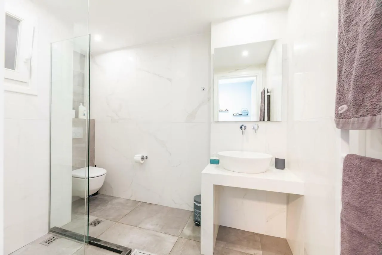 סלוניקי Modern White Tower Apartment 0*,