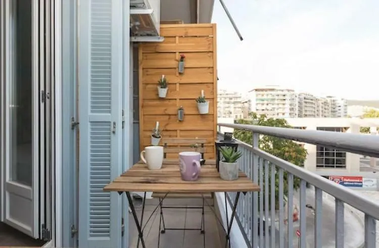 סלוניקי Modern White Tower Apartment יוון